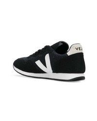 schwarze und weiße niedrige Sneakers von Veja