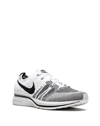 schwarze und weiße niedrige Sneakers von Nike