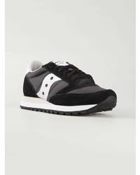 schwarze und weiße niedrige Sneakers von Saucony