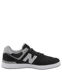 schwarze und weiße niedrige Sneakers von New Balance