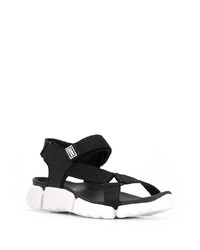 schwarze und weiße Sandalen von Tommy Jeans