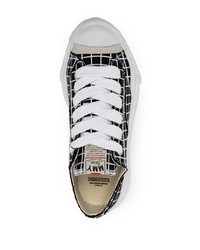 schwarze und weiße Segeltuch niedrige Sneakers mit Karomuster von Maison Mihara Yasuhiro