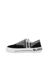 schwarze und weiße Segeltuch niedrige Sneakers mit Karomuster von Burberry