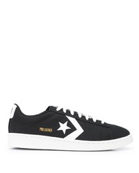 schwarze und weiße Segeltuch niedrige Sneakers mit Sternenmuster