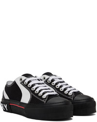 schwarze und weiße Segeltuch niedrige Sneakers von Burberry