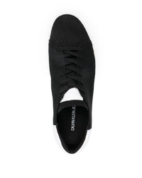 schwarze und weiße Segeltuch niedrige Sneakers von Calvin Klein Jeans