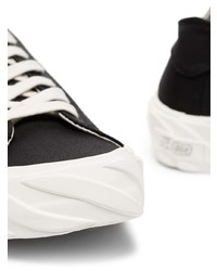 schwarze und weiße Segeltuch niedrige Sneakers von Age