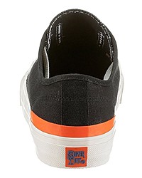 schwarze und weiße Segeltuch niedrige Sneakers von Superdry