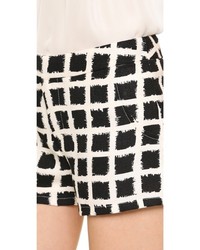 schwarze und weiße Shorts mit Karomuster von Blaque Label