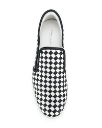 schwarze und weiße Slip-On Sneakers aus Leder mit Karomuster von Bottega Veneta