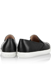 schwarze und weiße Slip-On Sneakers aus Leder von Miu Miu
