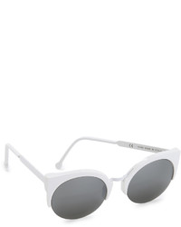 schwarze und weiße Sonnenbrille