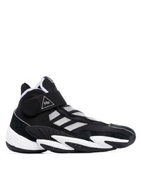 schwarze und weiße Sportschuhe von adidas