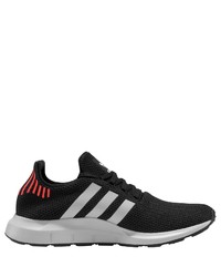 schwarze und weiße Sportschuhe von adidas Originals