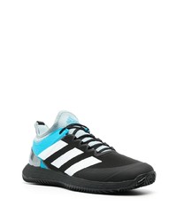 schwarze und weiße Sportschuhe von adidas Tennis