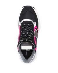 schwarze und weiße Sportschuhe von Philippe Model Paris