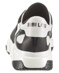 schwarze und weiße Sportschuhe von Bibi Lou