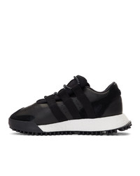 schwarze und weiße Sportschuhe von Adidas Originals By Alexander Wang