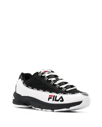 schwarze und weiße Sportschuhe von Fila