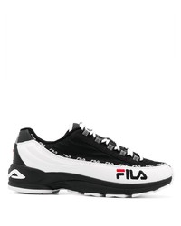 schwarze und weiße Sportschuhe von Fila