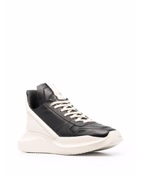 schwarze und weiße Sportschuhe von Rick Owens