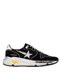 schwarze und weiße Sportschuhe von Golden Goose