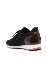 schwarze und weiße Sportschuhe von Bally