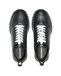 schwarze und weiße Sportschuhe von DSQUARED2