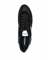 schwarze und weiße Sportschuhe von DSQUARED2