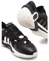 schwarze und weiße Sportschuhe von Y-3