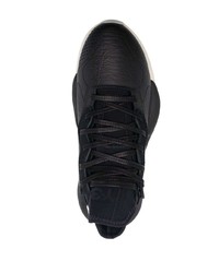 schwarze und weiße Sportschuhe von Y-3