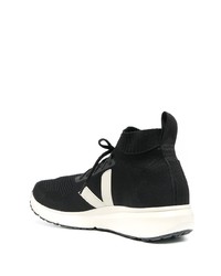 schwarze und weiße Sportschuhe von Rick Owens X Veja