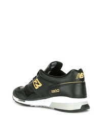 schwarze und weiße Sportschuhe von New Balance