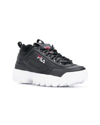 schwarze und weiße Sportschuhe von Fila