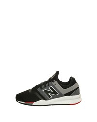 schwarze und weiße Sportschuhe von New Balance