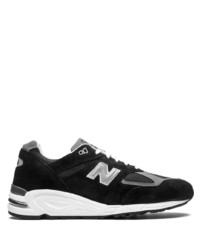 schwarze und weiße Sportschuhe von New Balance