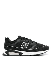 schwarze und weiße Sportschuhe von New Balance