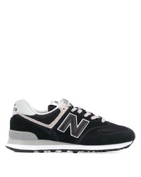 schwarze und weiße Sportschuhe von New Balance