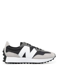 schwarze und weiße Sportschuhe von New Balance