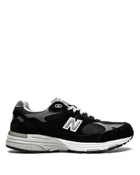 schwarze und weiße Sportschuhe von New Balance