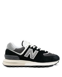 schwarze und weiße Sportschuhe von New Balance