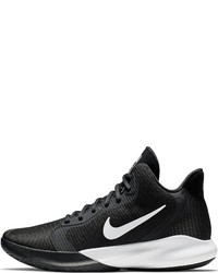 schwarze und weiße Sportschuhe von Nike