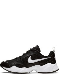 schwarze und weiße Sportschuhe von Nike Sportswear