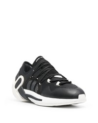 schwarze und weiße Sportschuhe von Y-3