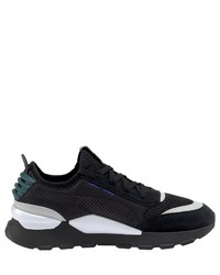 schwarze und weiße Sportschuhe von Puma