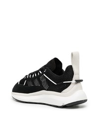 schwarze und weiße Sportschuhe von Y-3