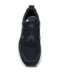 schwarze und weiße Sportschuhe von Diesel