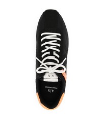 schwarze und weiße Sportschuhe von Armani Exchange