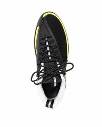 schwarze und weiße Sportschuhe von Balmain