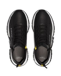 schwarze und weiße Sportschuhe von Givenchy